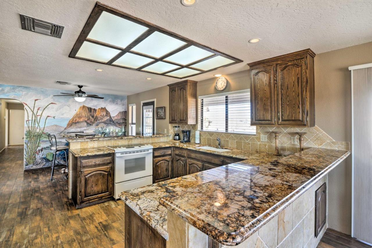Bullhead City Home With Private Pool, Hot Tub And View Exterior photo